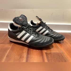 Adidas Mundial Team turf soccer shoes, men’s 9